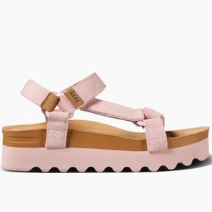 NWOT Reef Custom Rem High Platform Sandal in Barbie Blush (limited color way) 🌸